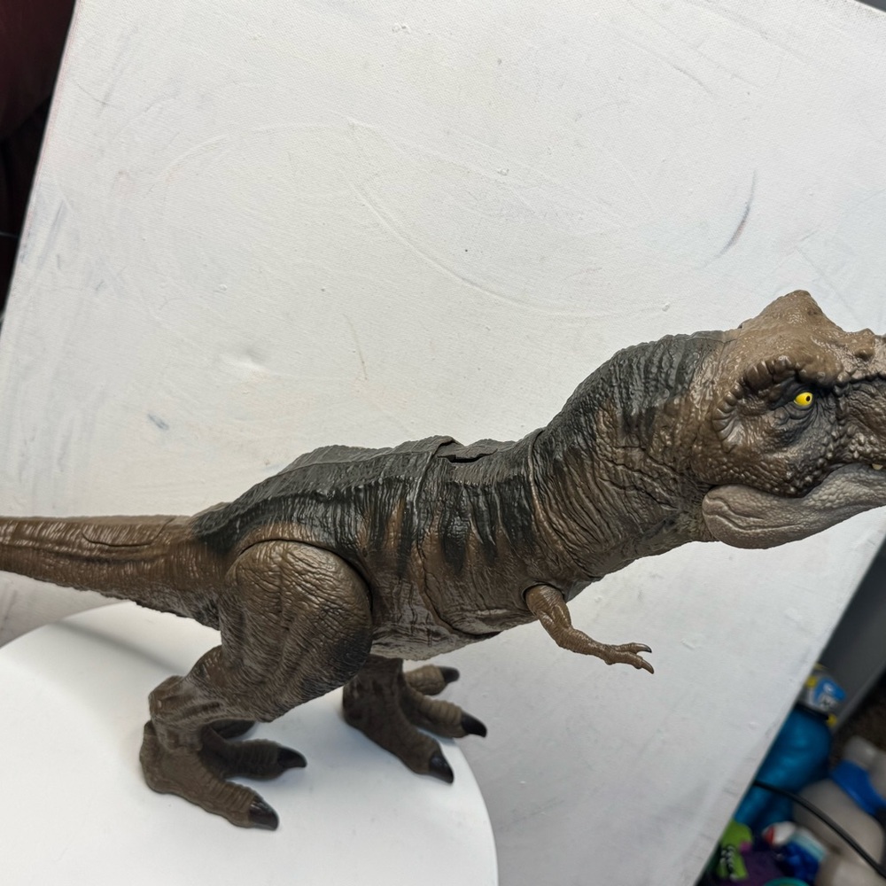 Brown Dinosaur Reptile Toy - Picture 6 of 8